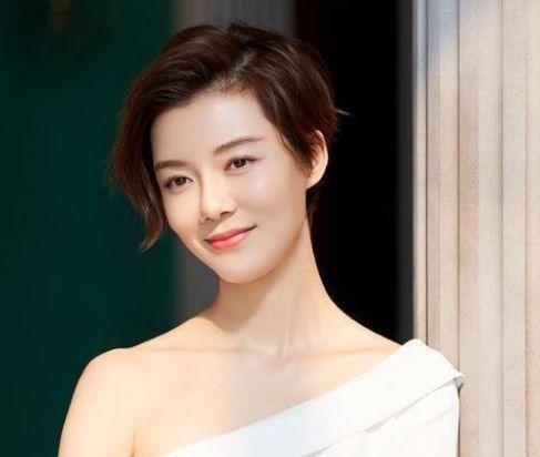 娱乐吃瓜女艺人是谁,吃瓜女艺人是谁，背后故事引热议  第2张